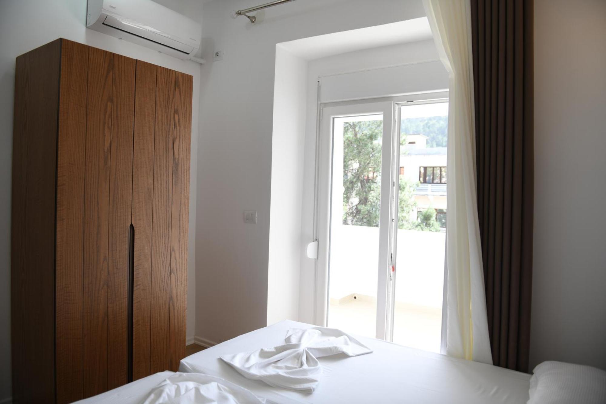 Guest House Cela City Centre Berat Bagian luar foto